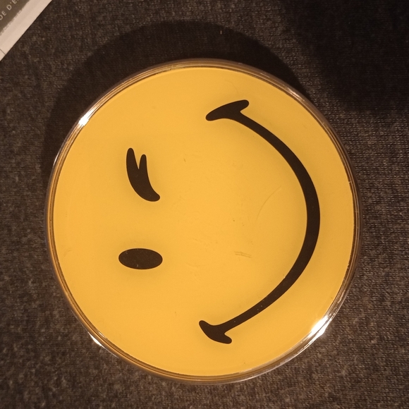 2x30 Ciaté London x SmileyWorld Wink On Eyeshadow Palette-NIB - Picture 2 of 3